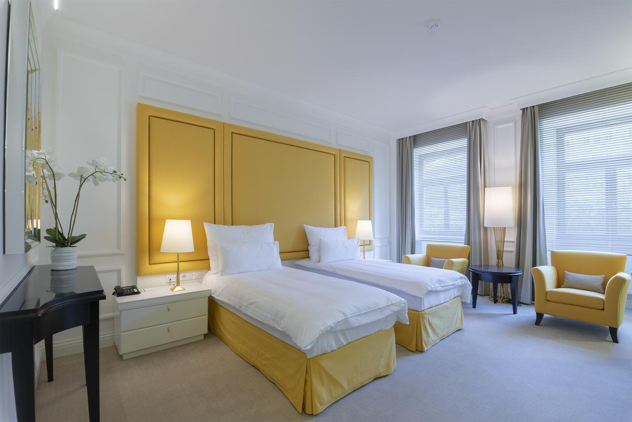 Boutique Hotel Corso Karlovy Vary Exterior photo